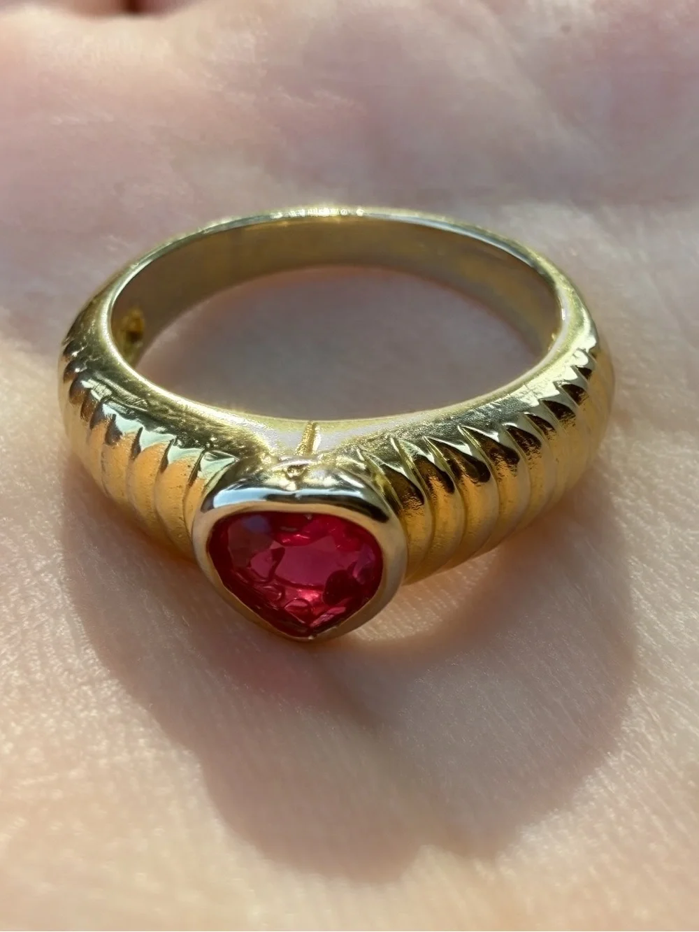 Red Heart Bezel Ring | Size  6
